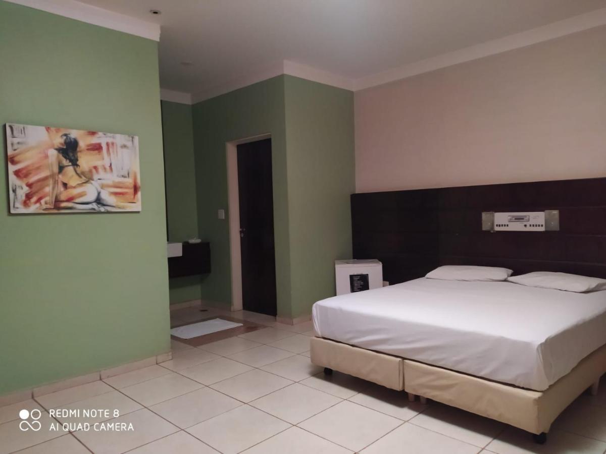 Movie Inn Motel E Hospedagem (Adults Only) 리베이라오프레토 외부 사진
