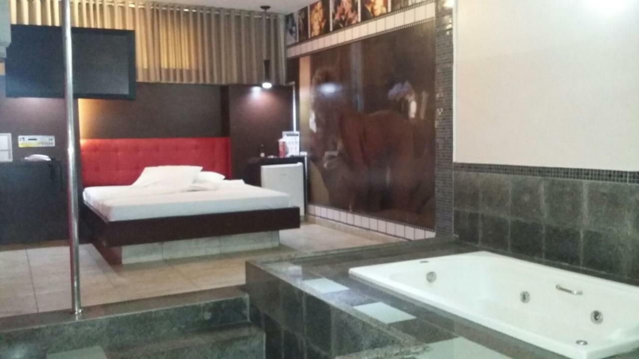 Movie Inn Motel E Hospedagem (Adults Only) 리베이라오프레토 외부 사진