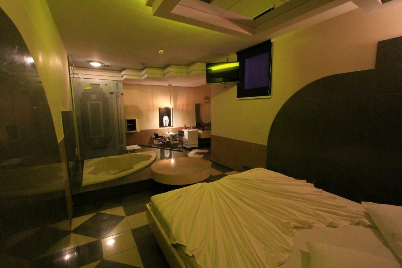 Movie Inn Motel E Hospedagem (Adults Only) 리베이라오프레토 외부 사진