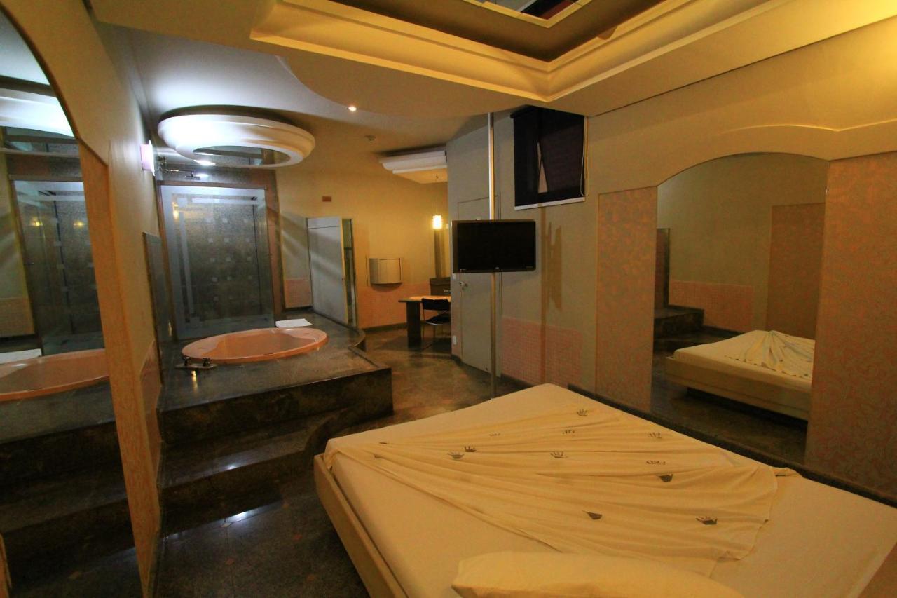 Movie Inn Motel E Hospedagem (Adults Only) 리베이라오프레토 외부 사진